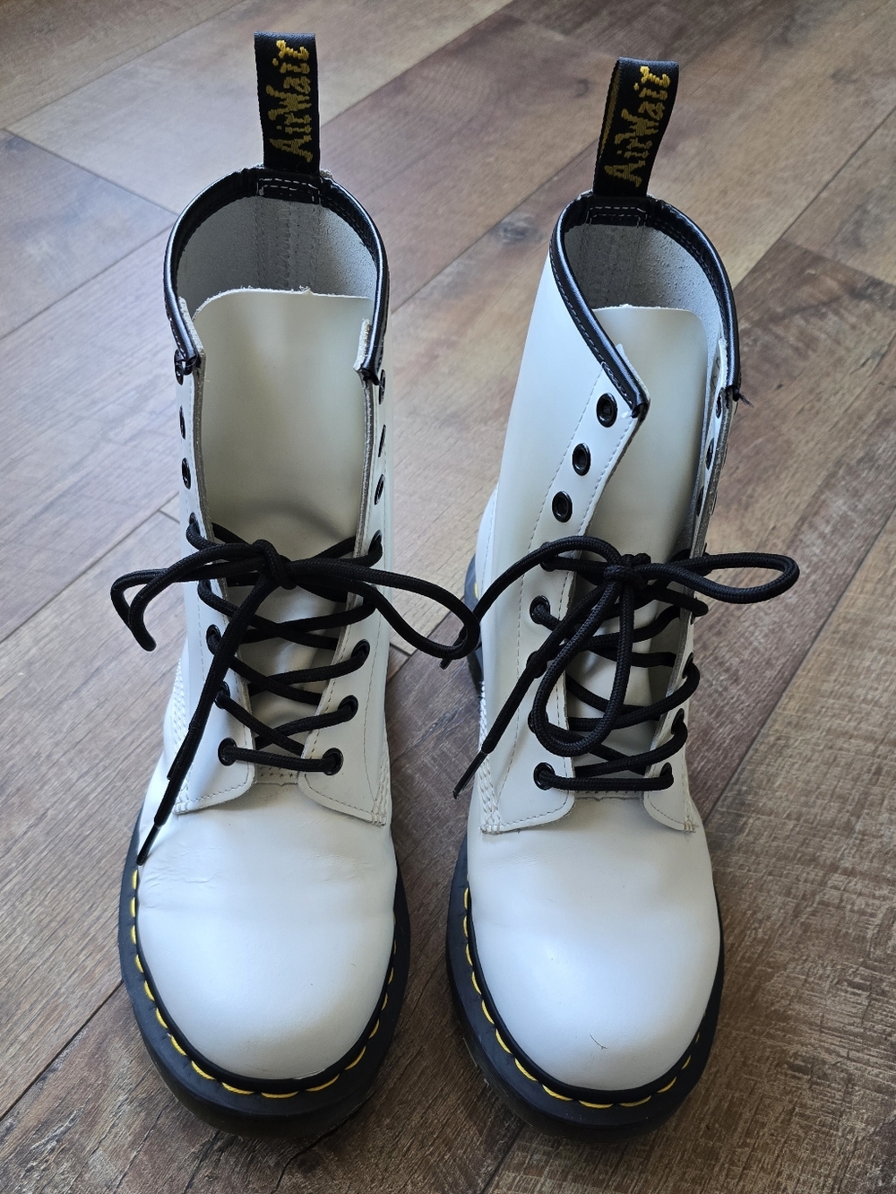 Dr. Martens Womens 1460 Smooth White Leather Lace-Up Boots Size 10 - Picture 2 of 9